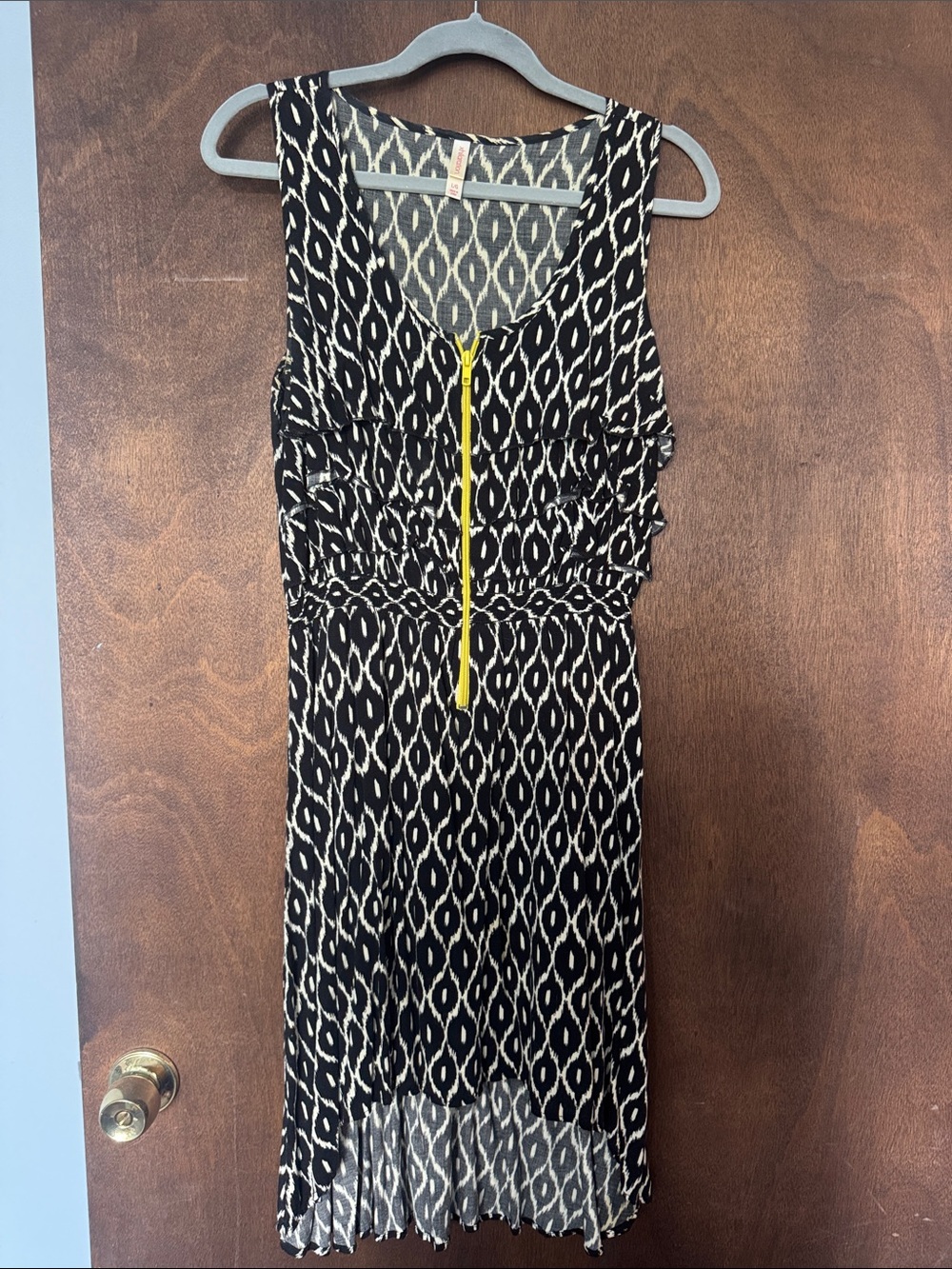 Xhilaration Black & White Printed Sleeveless Midi Dress with Yellow Zip